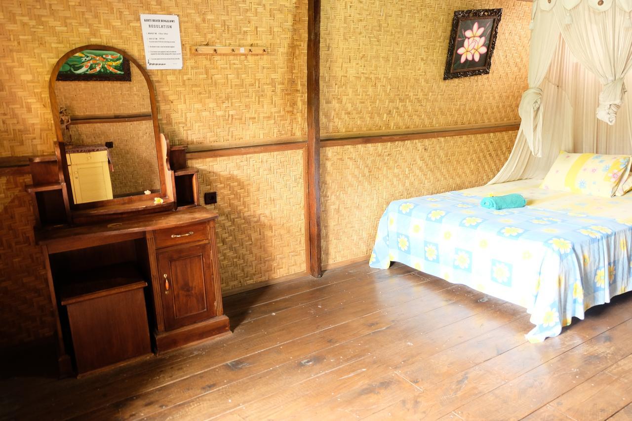 Kerti Beach Bungalow And Restaurant Padangbai  Εξωτερικό φωτογραφία